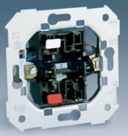 Выключатель однополюсный, экспресс монтаж 10A 250B, S82, 82N, 88 механизм  7700101-039