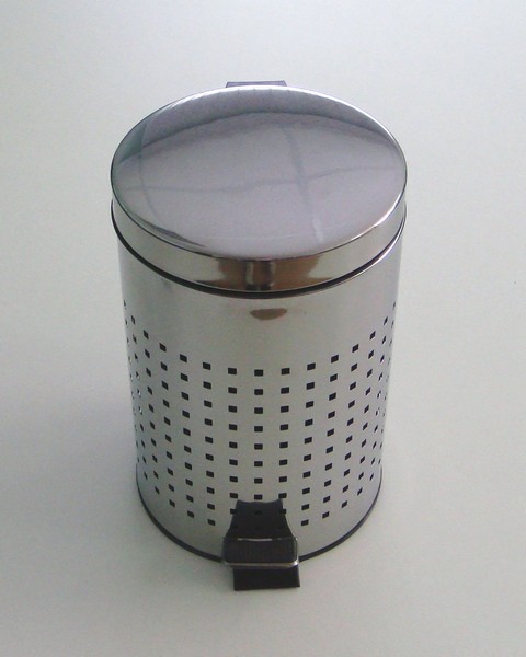 Ведро из нерж стали с пед. круглое 5л перф./нер.хр./105-Н