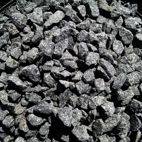 shcheben_mramornaya_kroshka_chernaya_fraktsiya_5_20mm_meshok_25kg